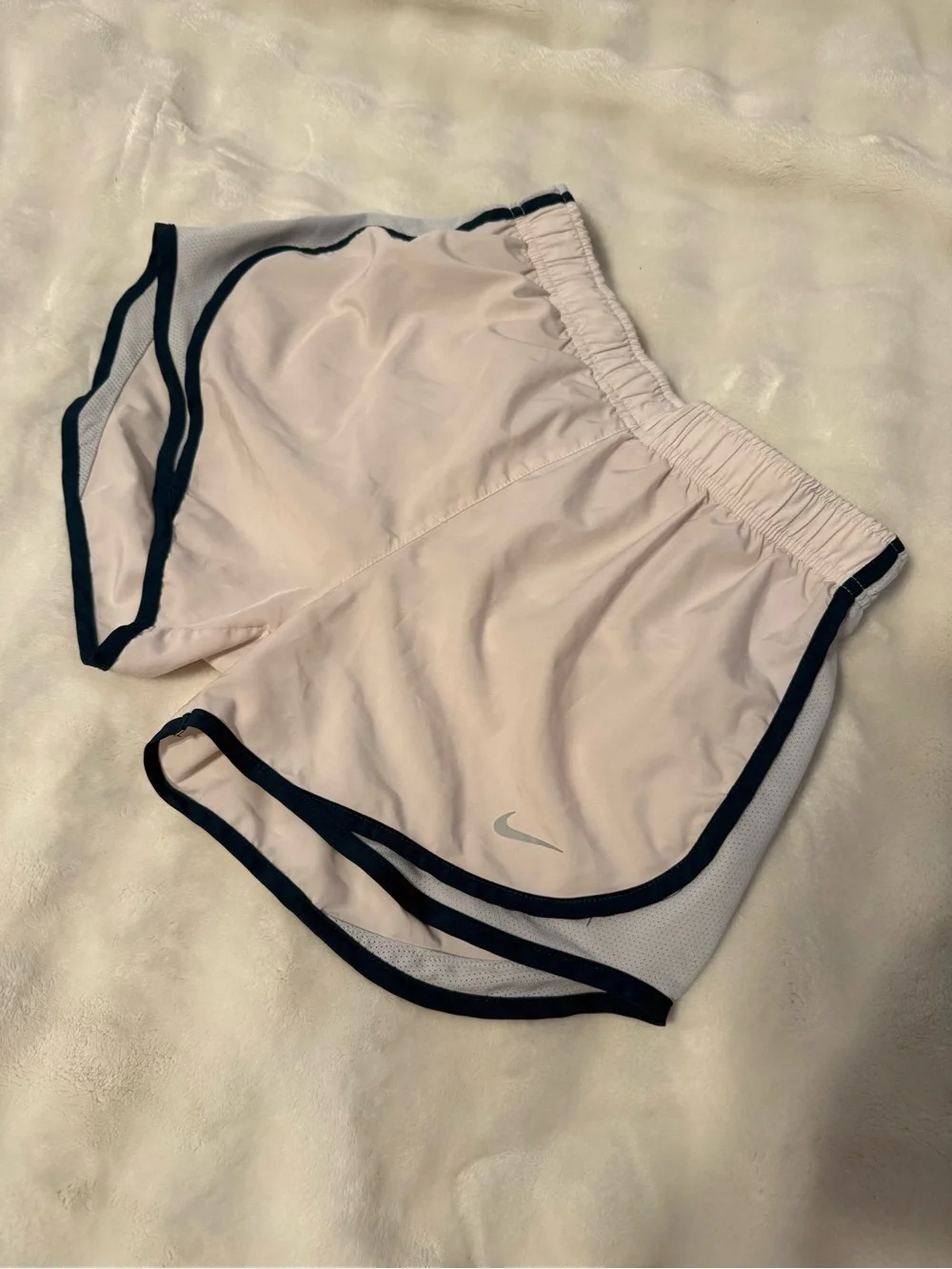 Nike Women's Dri-FIT Tempo Running Shorts - White / Navy (Size S)